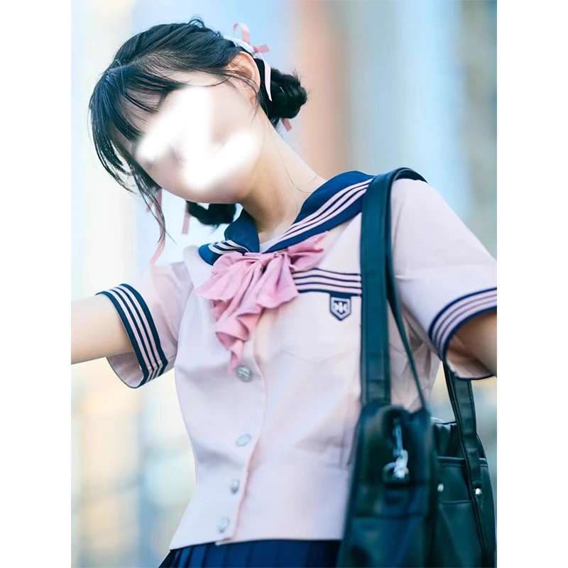 セーラー服 ピンクの学園風制服