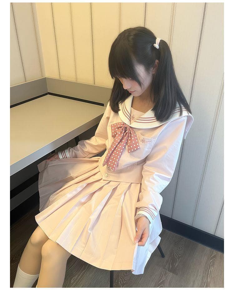 セーラー服 さくら刺繍入り水玉リボン