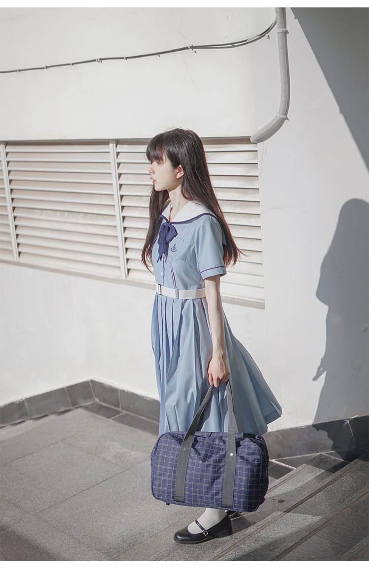 セーラー服 清楚な学園風セーラーワンピース
