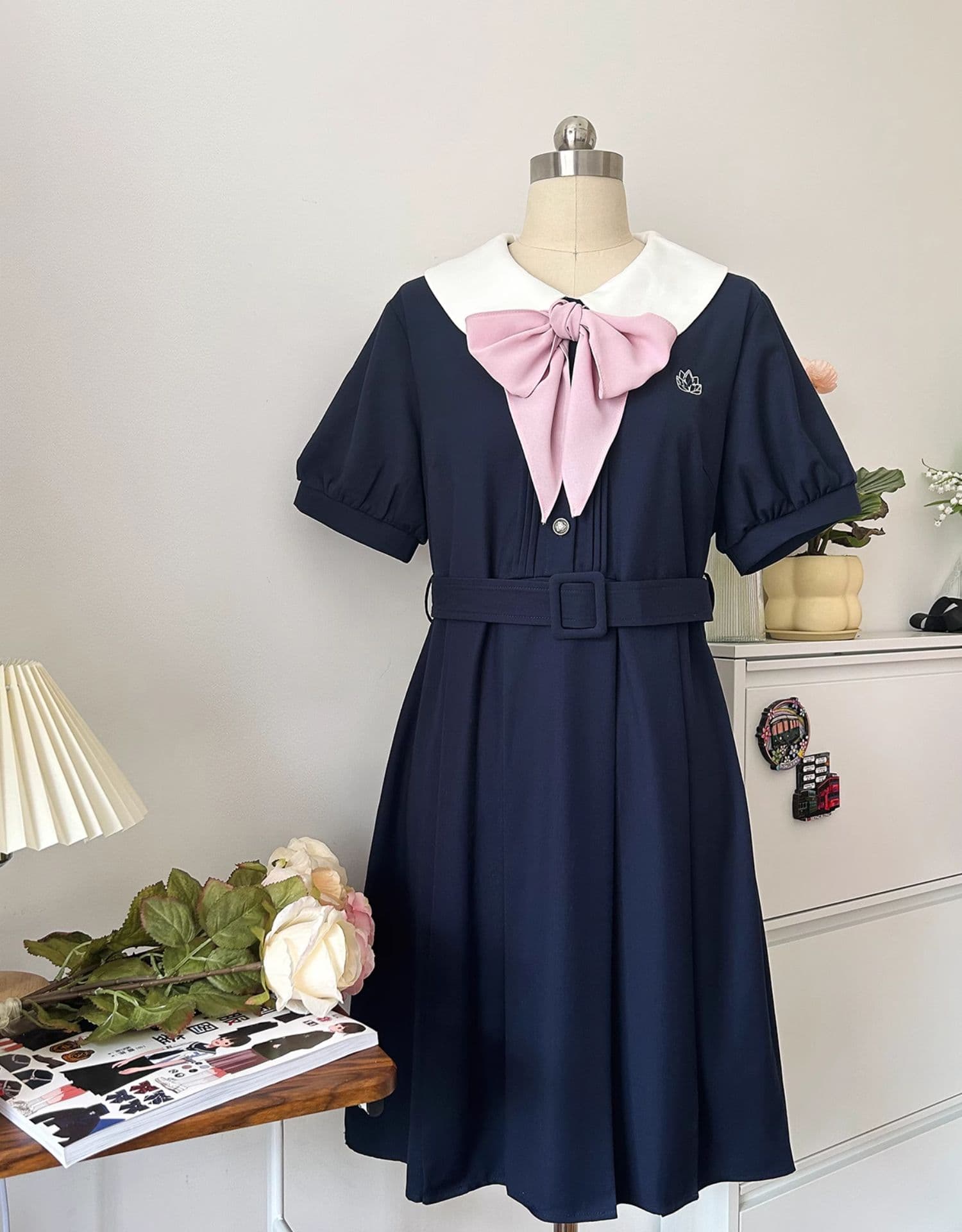 セーラー服 クラシックなネイビーセーラー風ワンピース