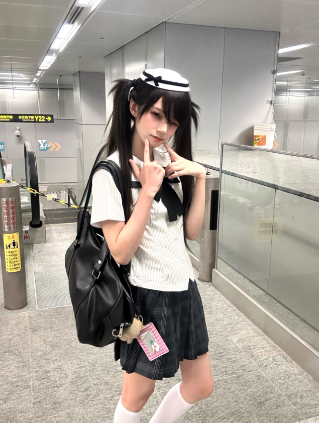 セーラー服 白セーラーブラウス 紺リボン付き