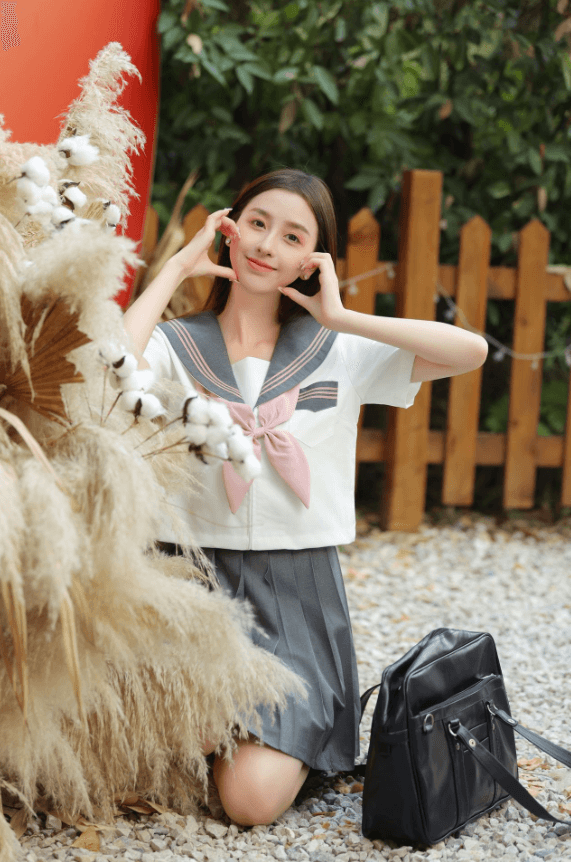 セーラー服 可愛いリボン付き 上下セット