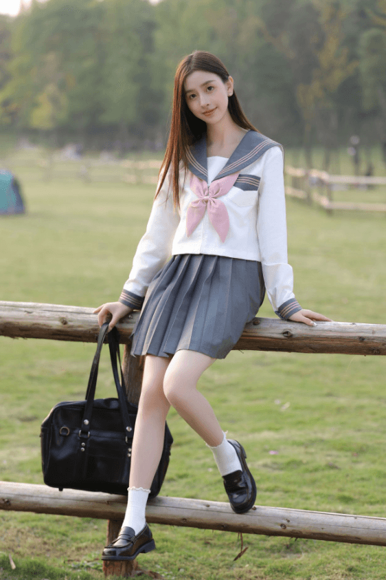 セーラー服 可愛いリボン付き 上下セット