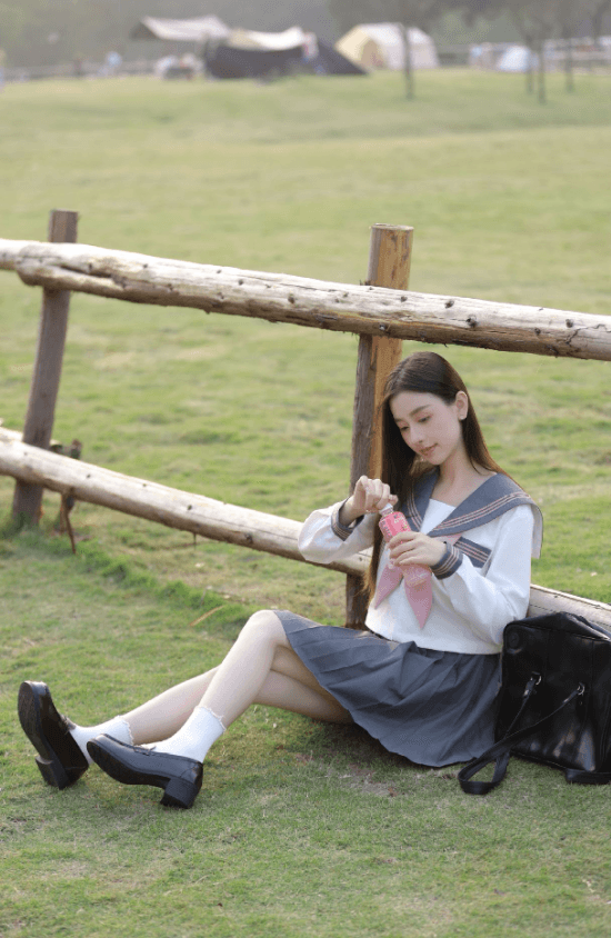 セーラー服 可愛いリボン付き 上下セット