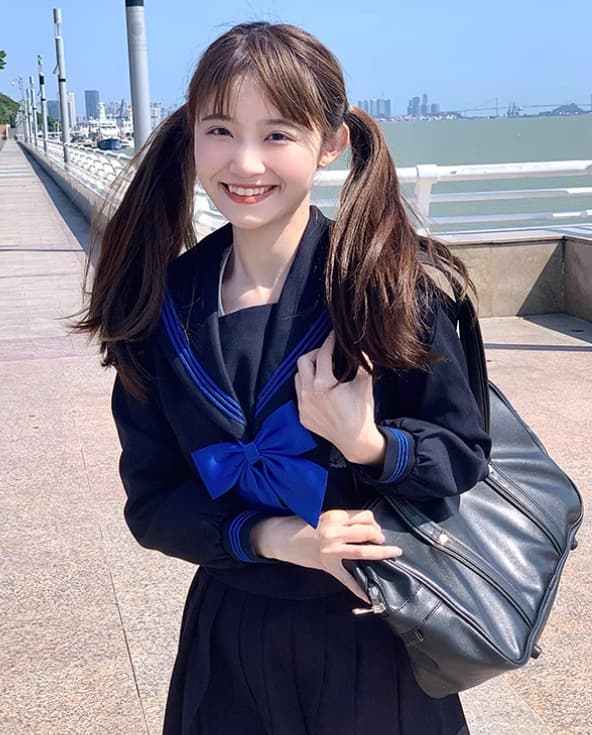 セーラー服 冬の雪国 学生風コスチューム