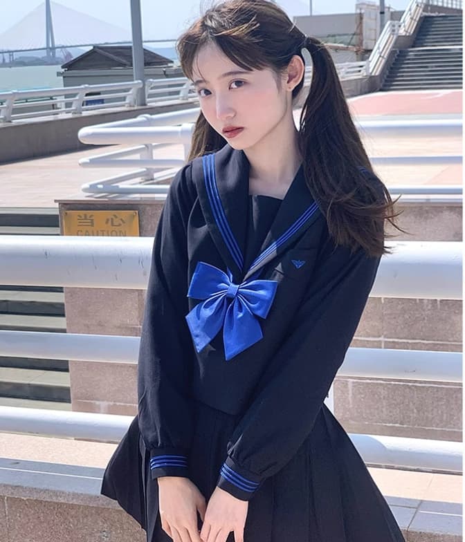 セーラー服 冬の雪国 学生風コスチューム