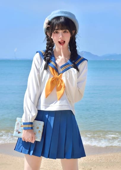 セーラー服 夏の海辺にぴったりの爽やか
