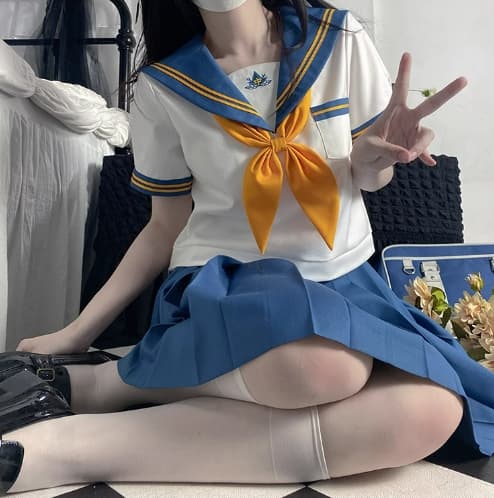 セーラー服 夏の海辺にぴったりの爽やか