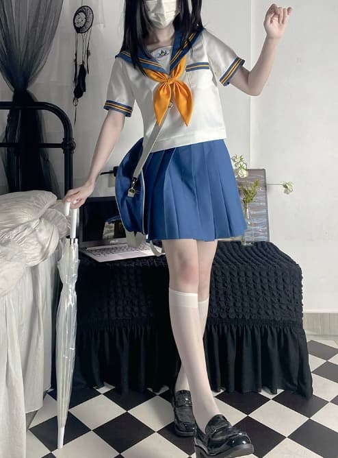 セーラー服 夏の海辺にぴったりの爽やか