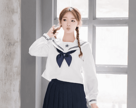 セーラー服 セーラーカラーと紺色のリボン