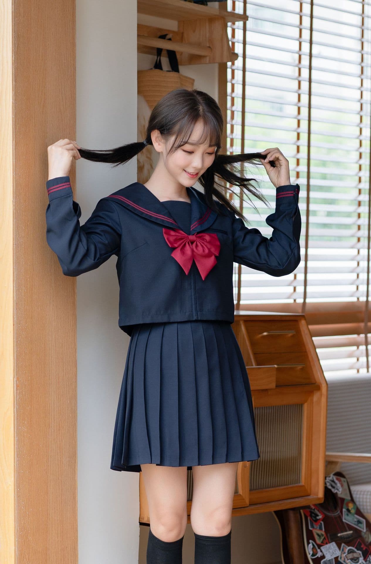 セーラー服 赤リボン付き学生制服