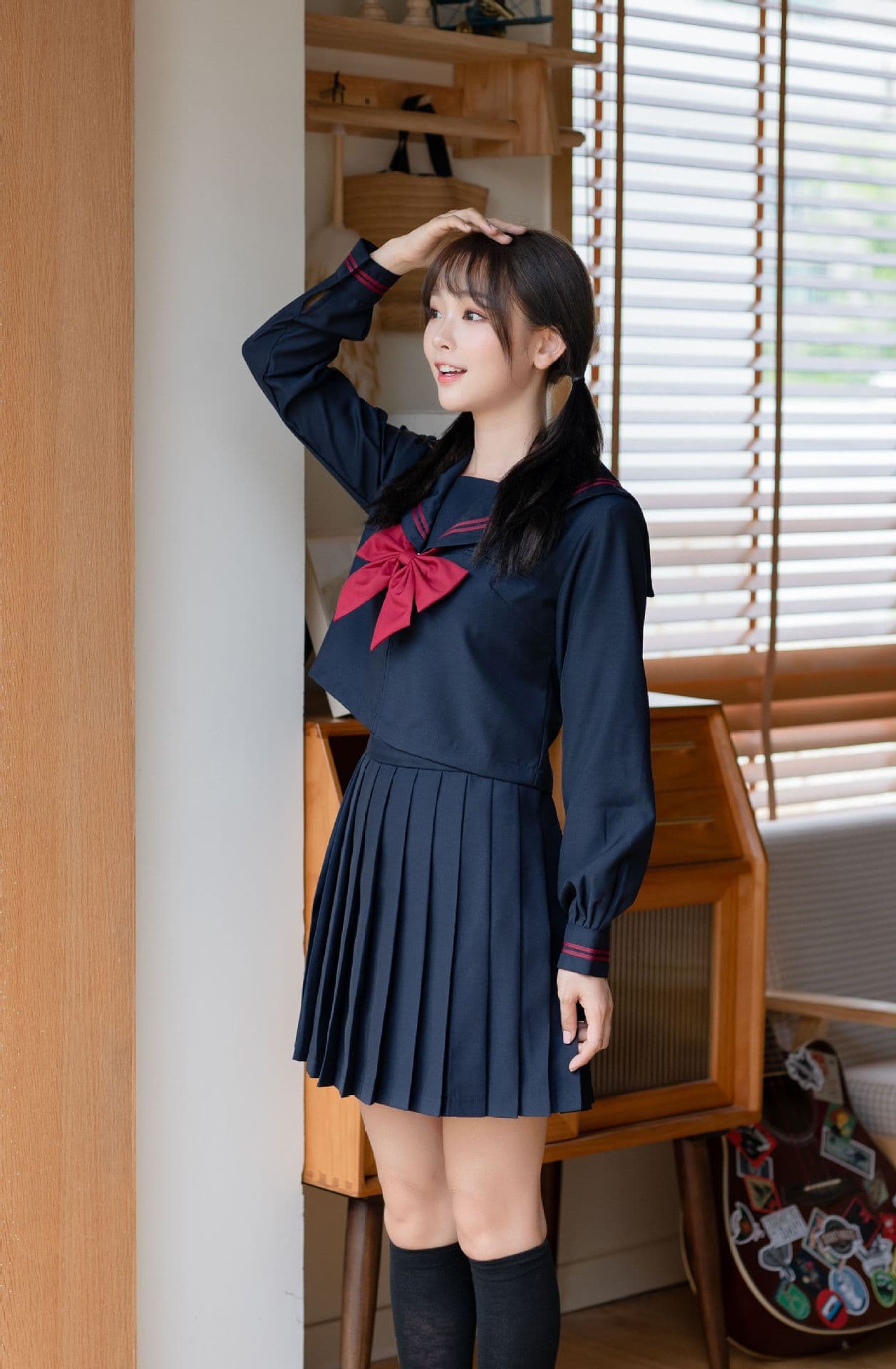 セーラー服 赤リボン付き学生制服