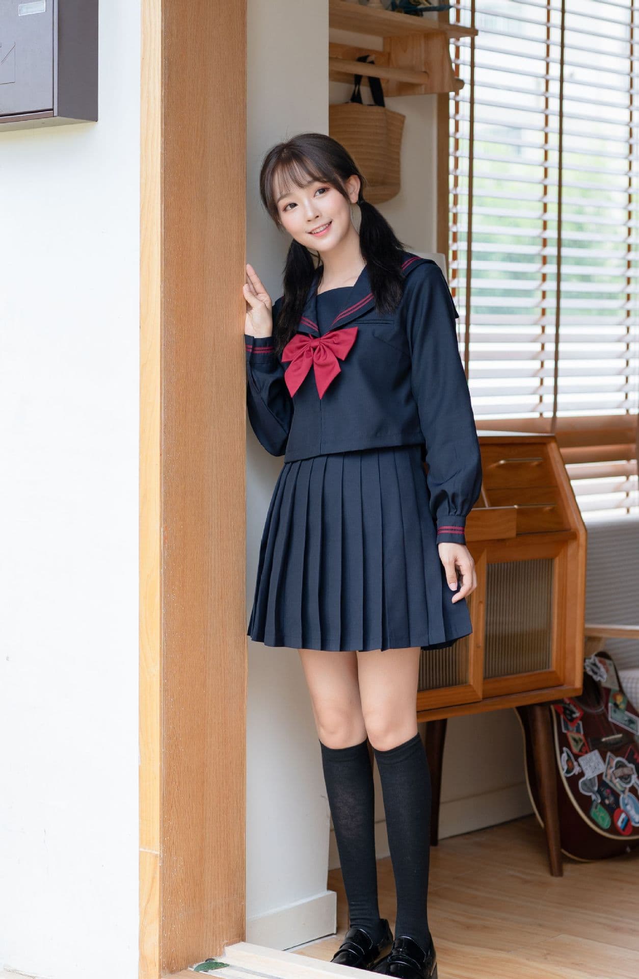 セーラー服 赤リボン付き学生制服