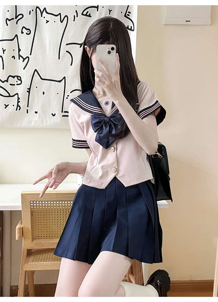 セーラー服 ふんわり甘め 桜ピンク