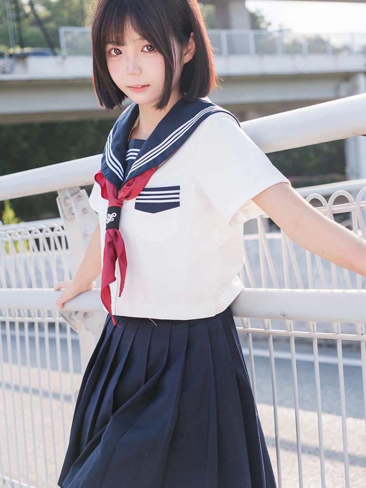 セーラー服 夏らしい爽やかなリボン付き学生