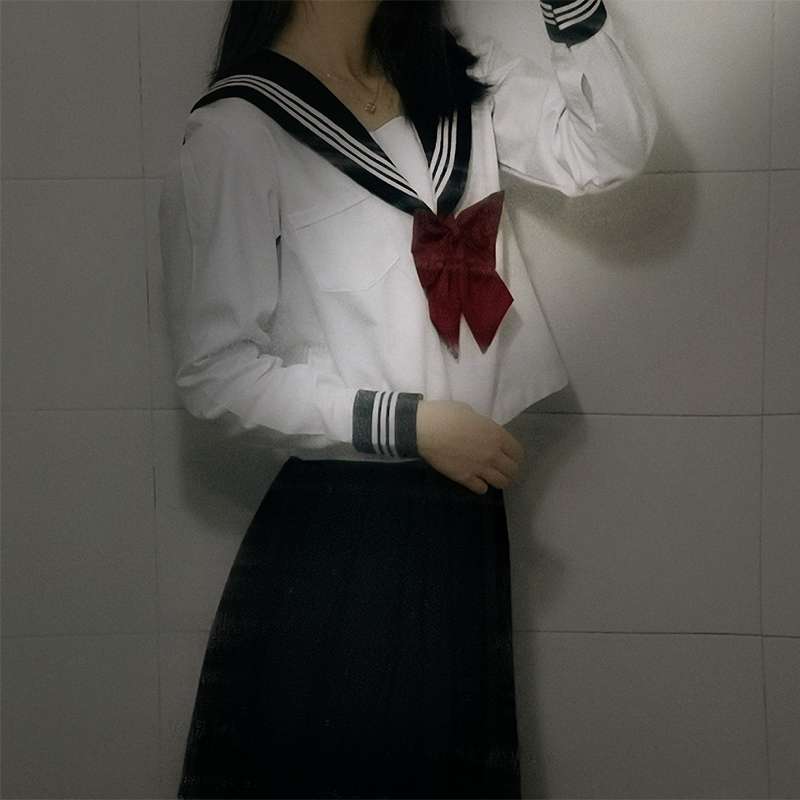 セーラー服 赤リボンのクラシック
