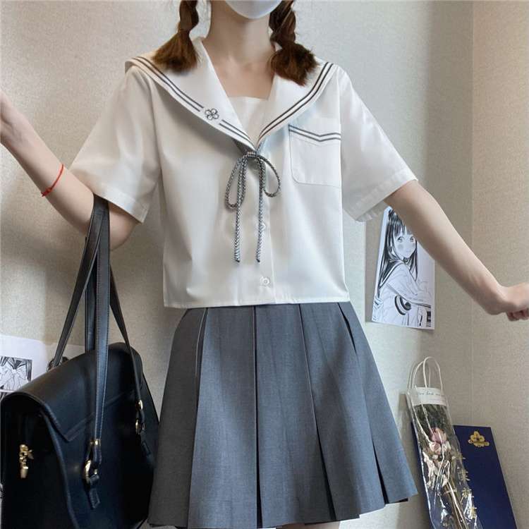 セーラー服 クラシック風セーラーカラー半袖ブラウス