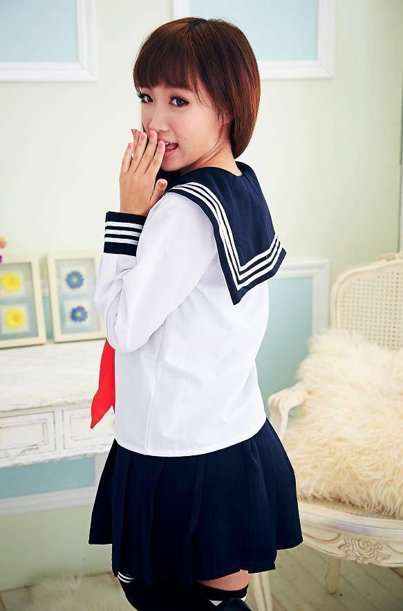 セーラー服 長袖 赤リボン付き制服