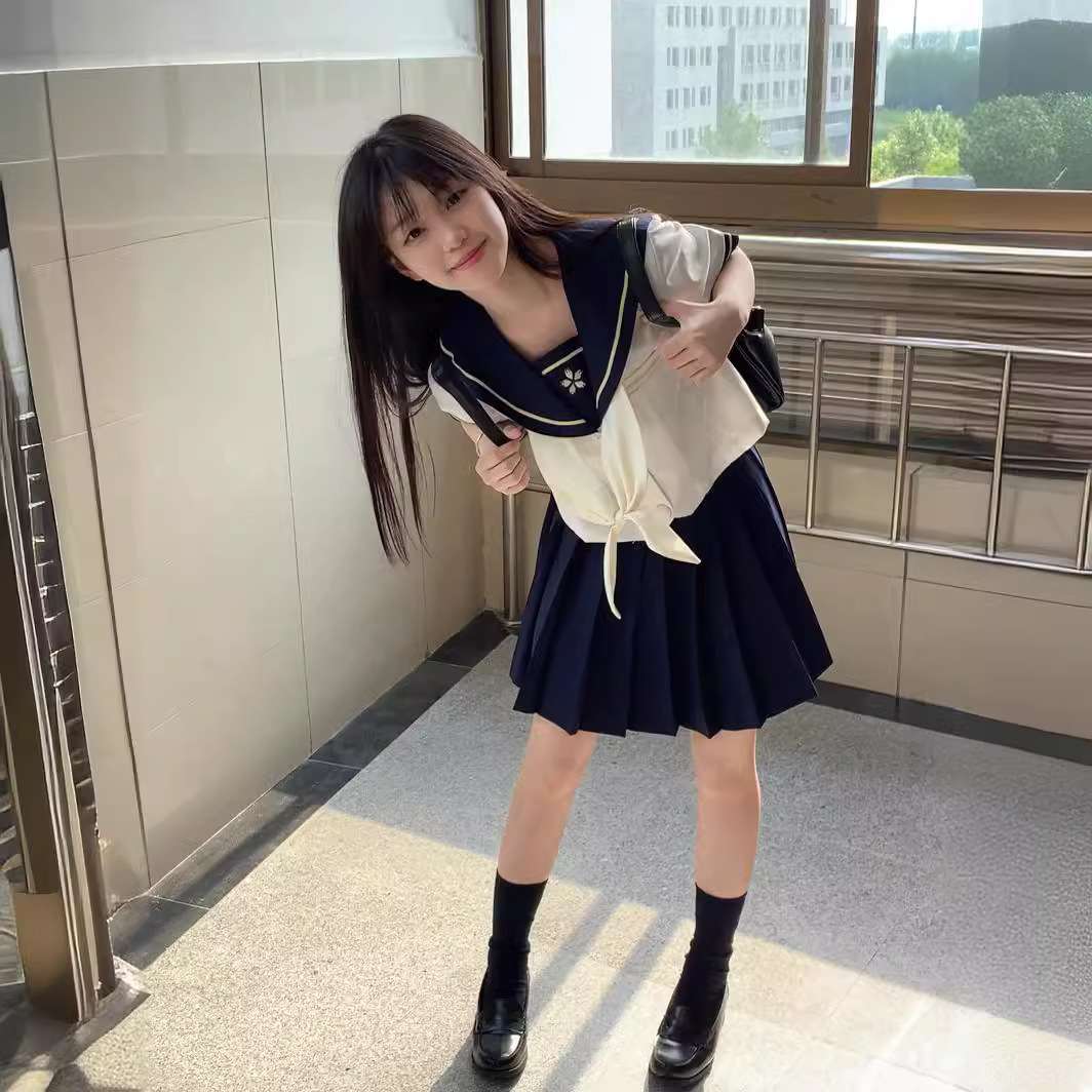 セーラー服 清楚な女学生風 紺白2トーン