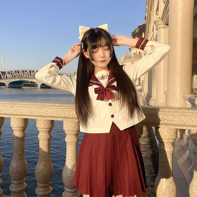 セーラー服 清楚な雰囲気の学園風