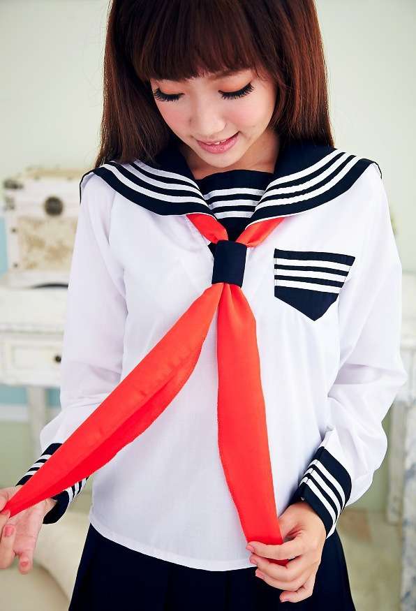 セーラー服 長袖 赤リボン付き制服