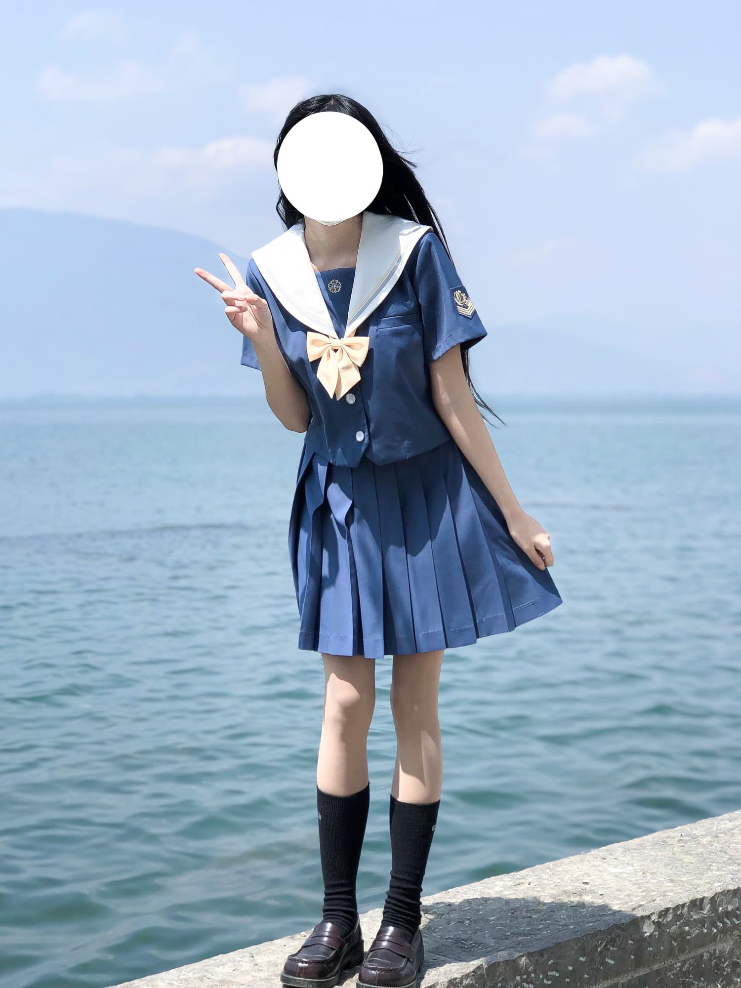 セーラー服 清涼感あふれる夏の制服トップス