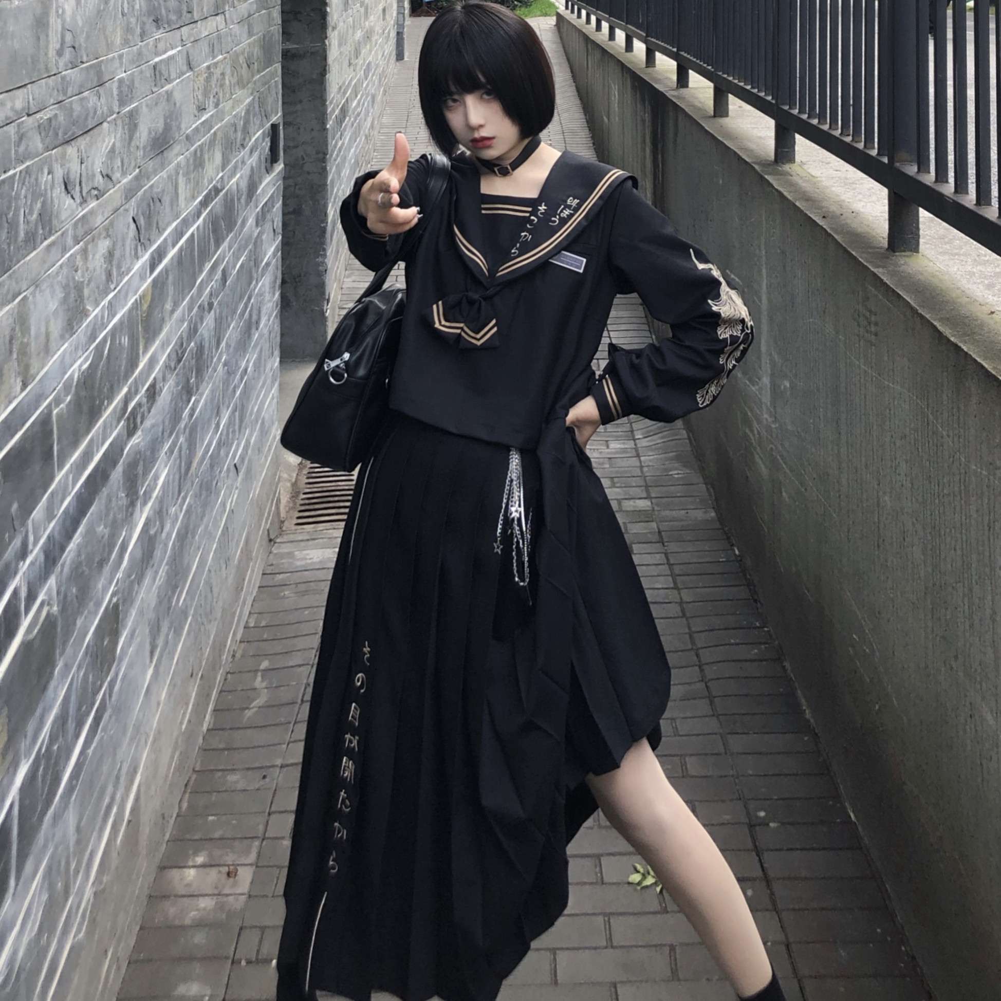 セーラー服 ダークバッドロングスカート関西 大きな刺繍入り
