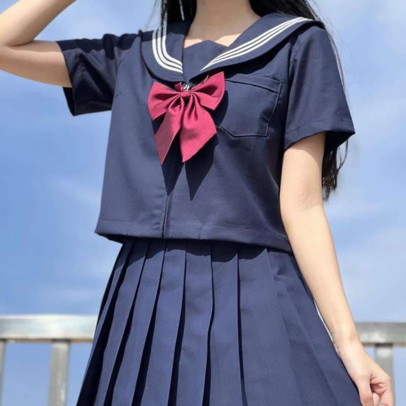 セーラー服 赤リボン 夏服