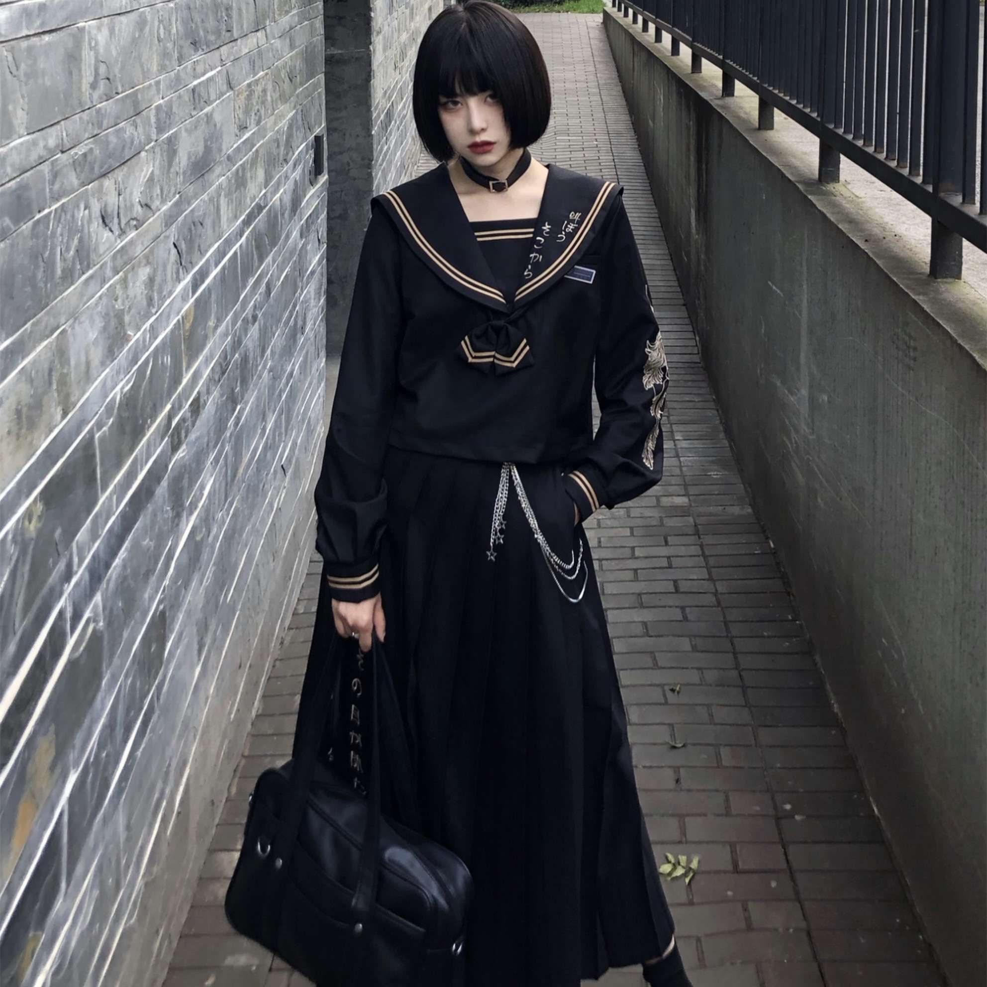 セーラー服 ダークバッドロングスカート関西 大きな刺繍入り