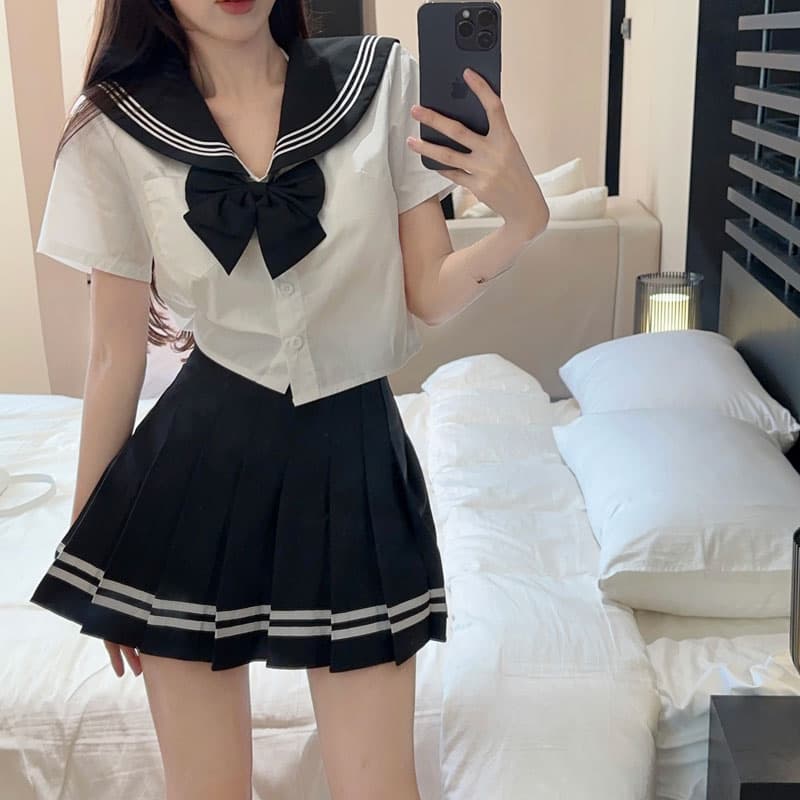 セーラー服 伝統的リボン飾り半袖