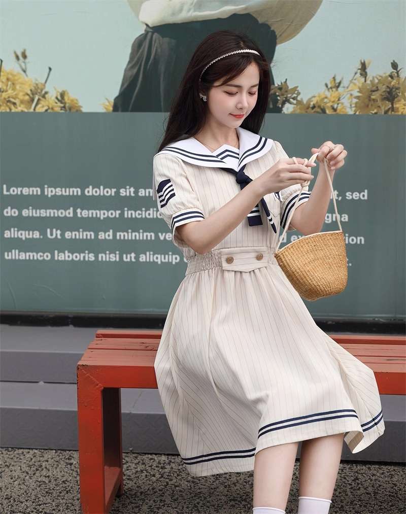 セーラー服 レトロ可愛いセーラーカラーワンピース