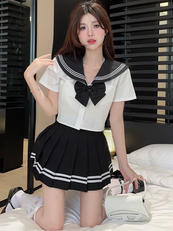 セーラー服 伝統的リボン飾り半袖