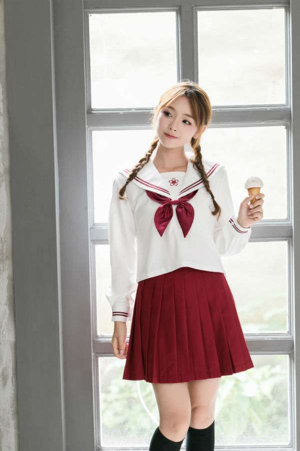 セーラー服 清楚可憐な学園風 制服