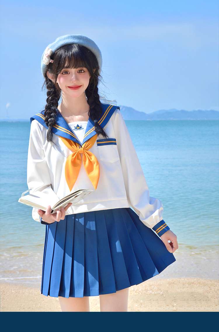 セーラー服 フローラル刺繍入り清涼感あふれる