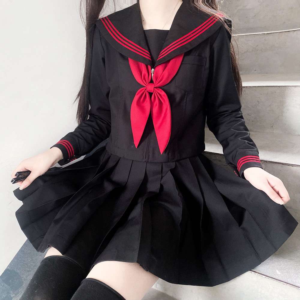 セーラー服 赤リボンのクラシカル