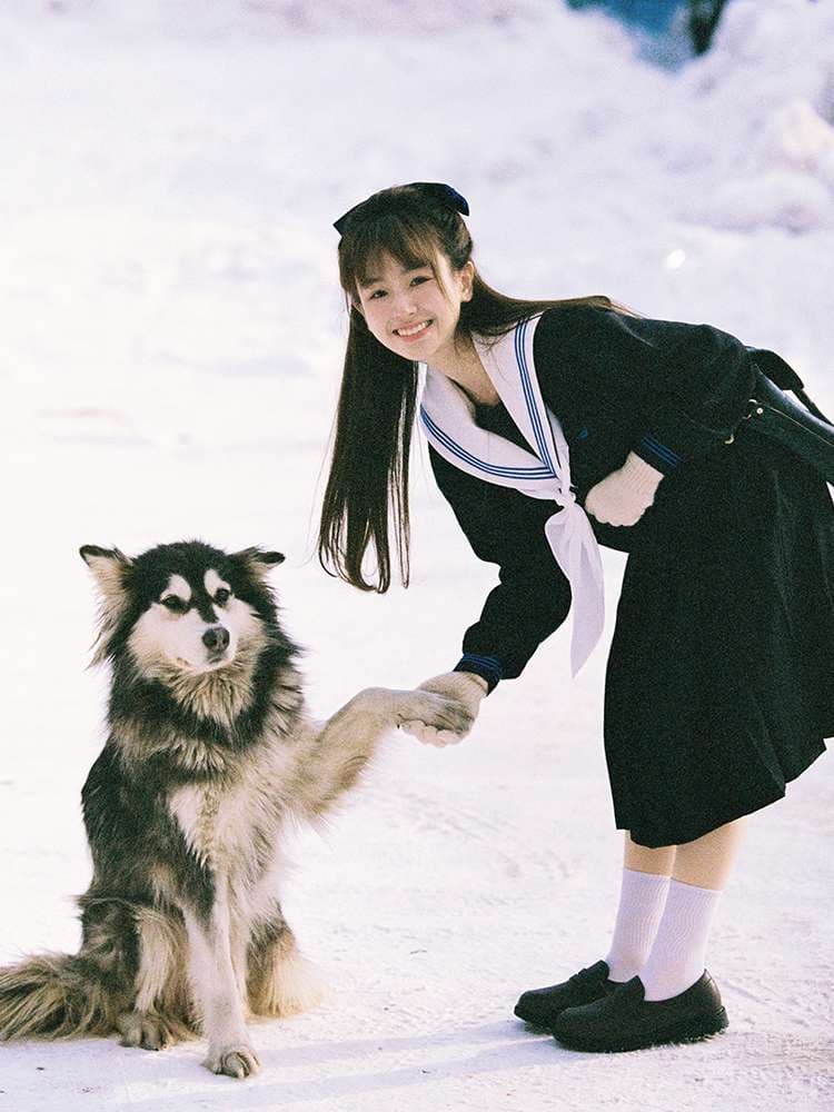セーラー服 冬の雪国 学生風コスチューム