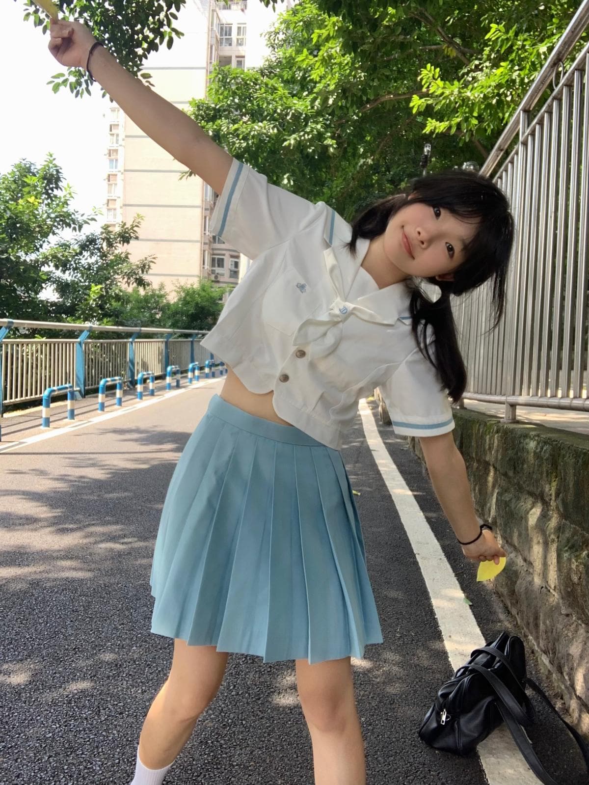 セーラー服 清涼感あふれる半袖セーラートップス