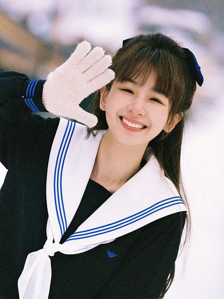 セーラー服 冬の雪国 学生風コスチューム