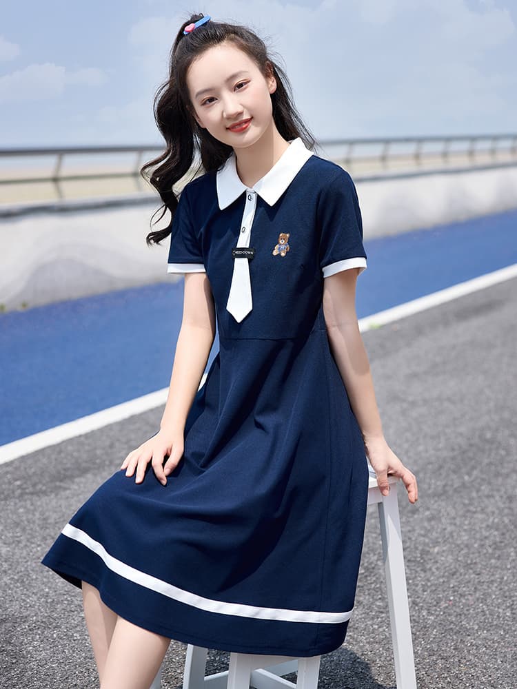 セーラー服 クマモチーフ付きセーラーワンピース