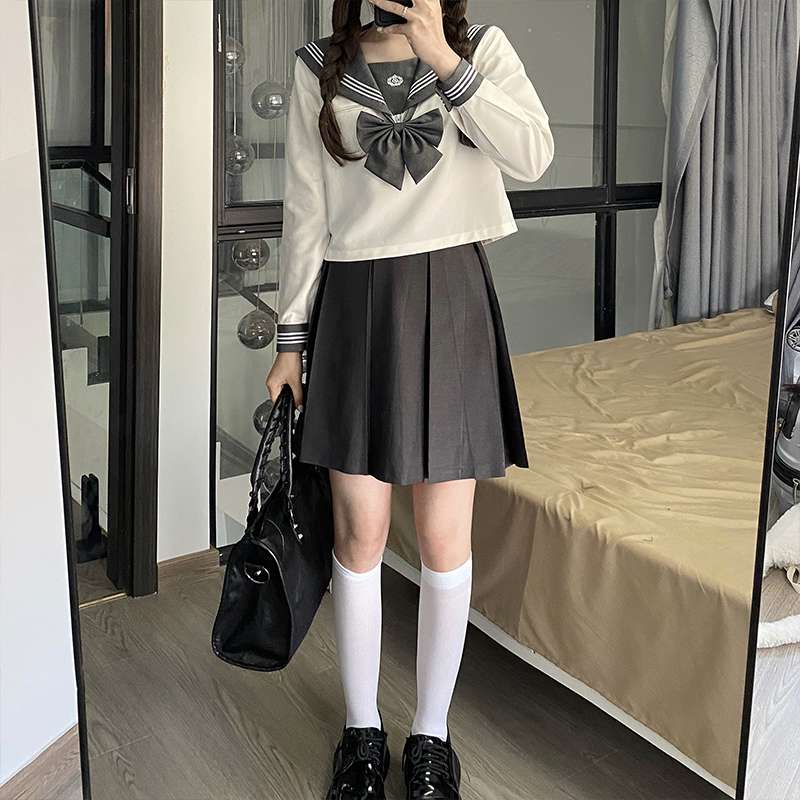 セーラー服 清楚感漂う女子高生風 上下セット