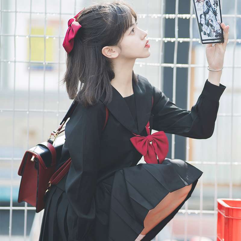 セーラー服 クラシック風 コスプレ衣装 黒赤リボン