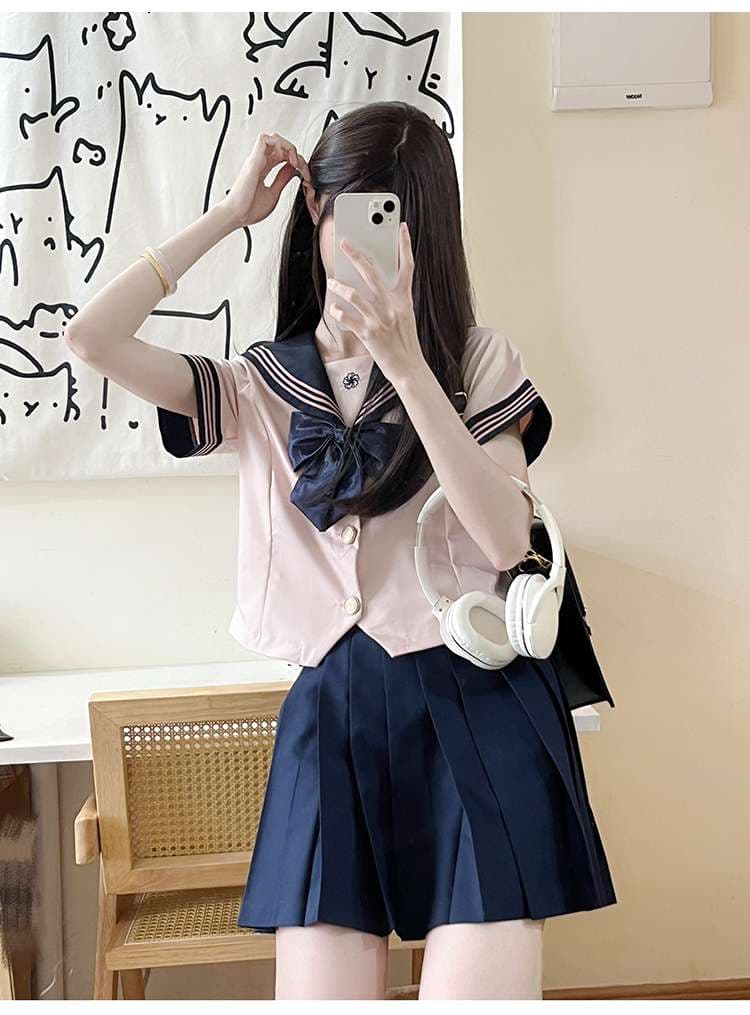 セーラー服 ふんわり甘め 桜ピンク