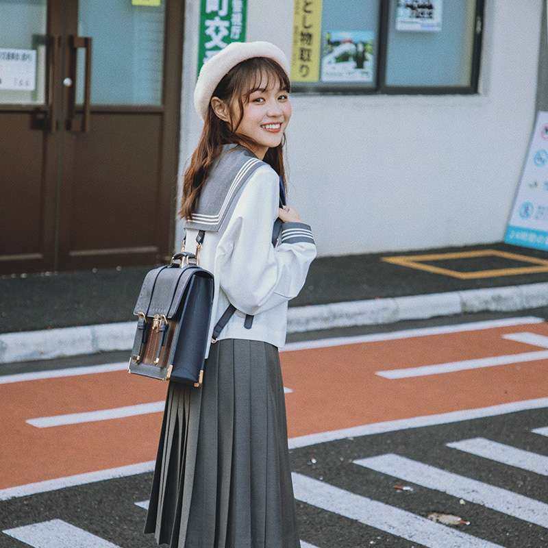 セーラー服 学生風灰色の