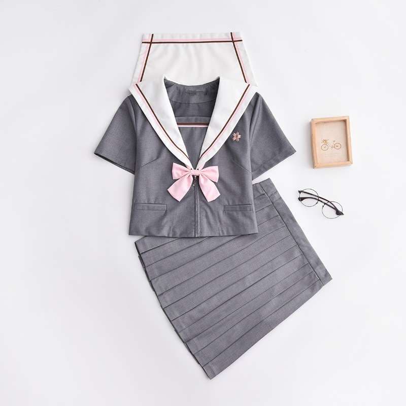 セーラー服 清楚な印象の制服風セーラーワンピース