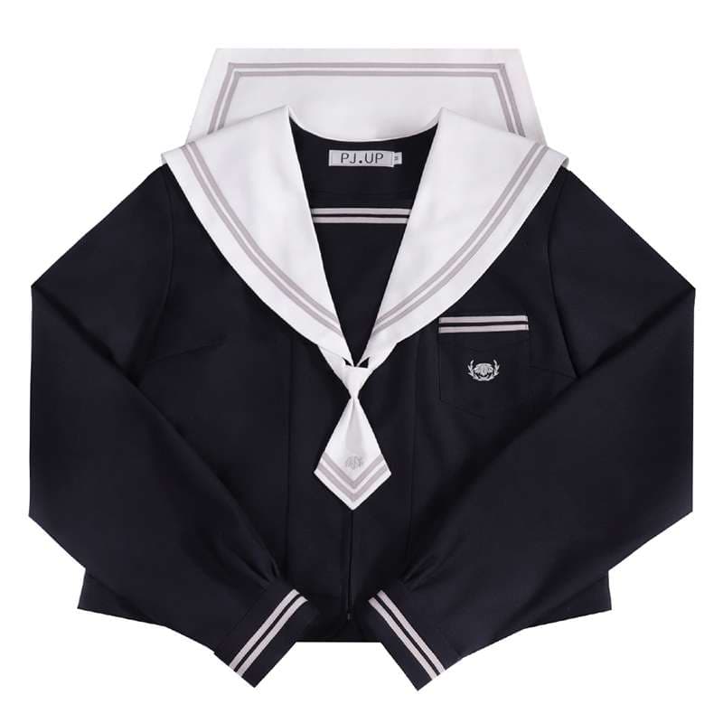 セーラー服 清楚な印象の紺色