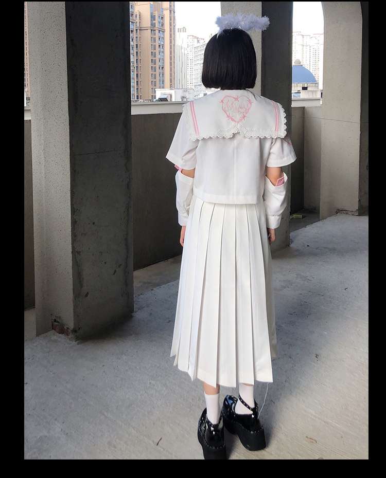 セーラー服 天使と悪魔のコントラスト セーラーワンピース