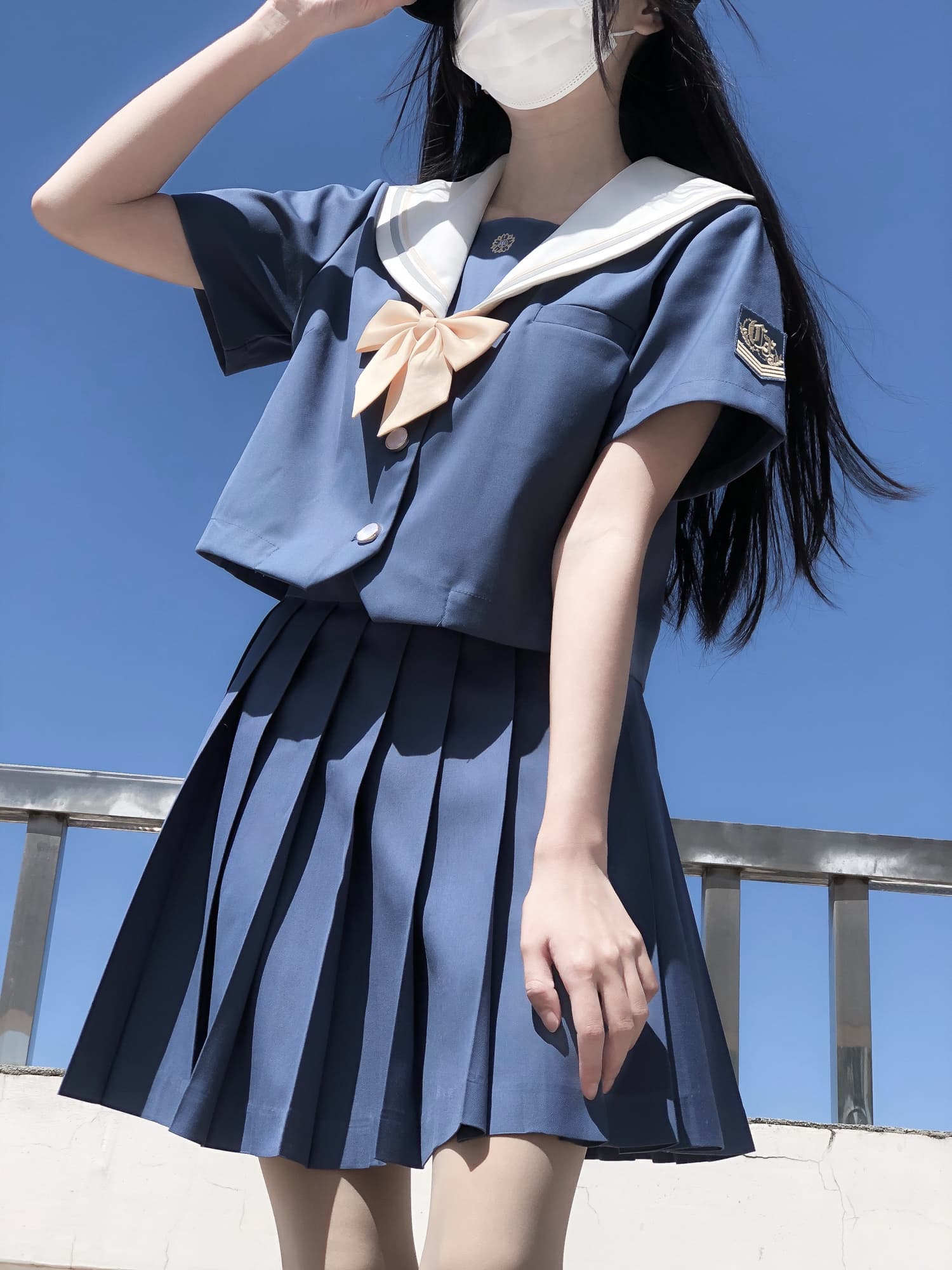 セーラー服 清涼感あふれる夏の制服トップス