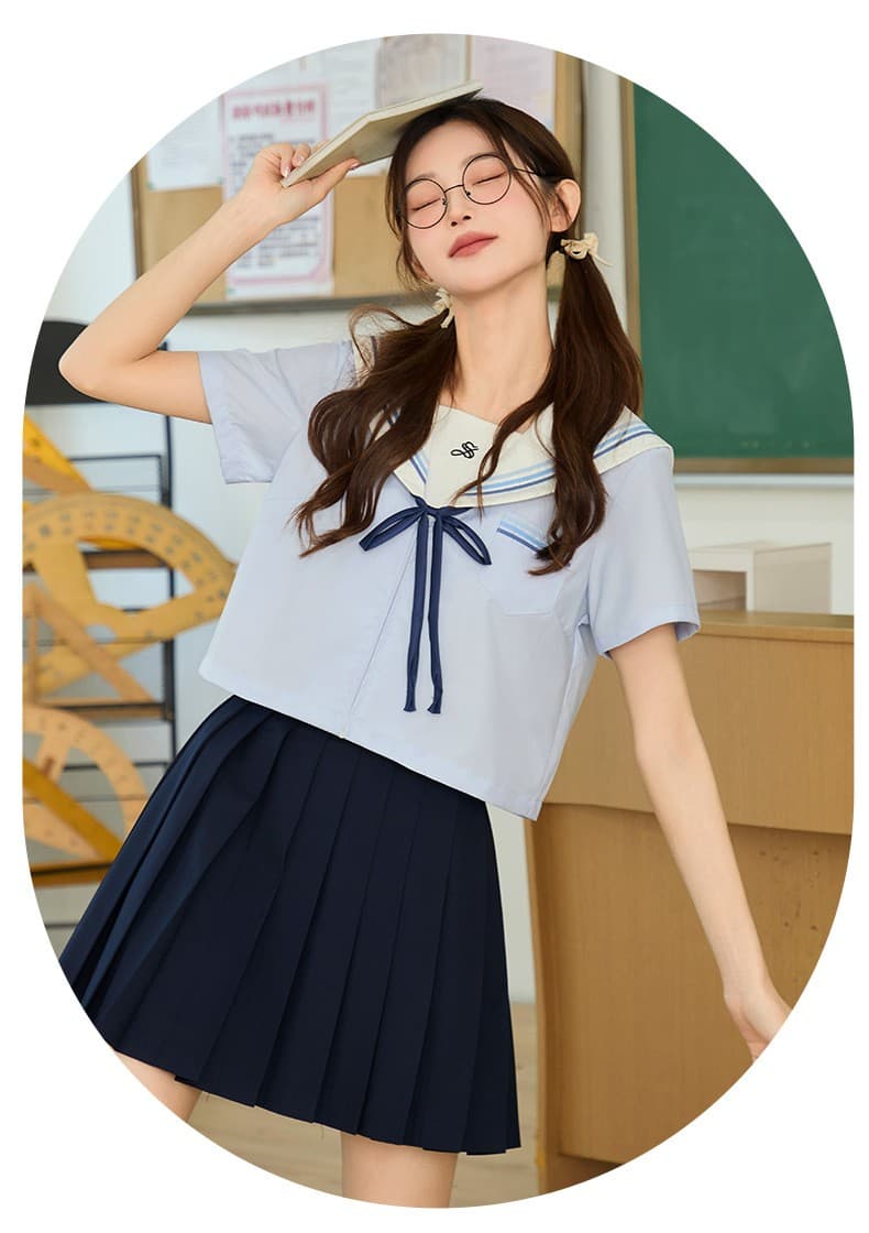 セーラー服 清楚リボン付き半袖セーラートップス