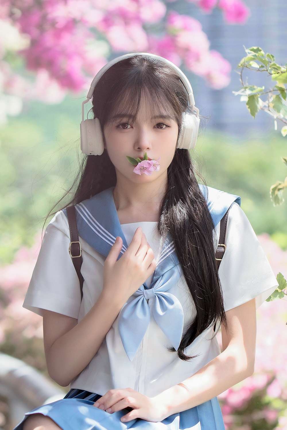 セーラー服 桜色に映える白青