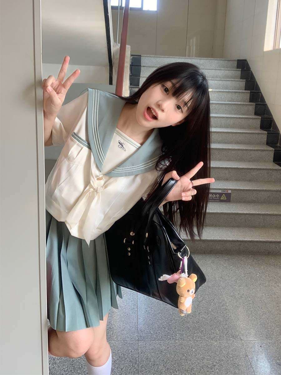 セーラー服 爽やかな印象の学生